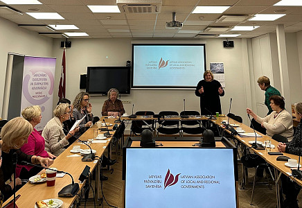 Uzsāk mācības par daudzveidību un starpkultūru komunikāciju
